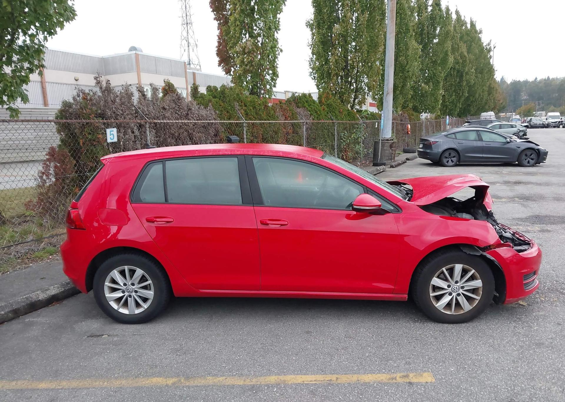 2016 VOLKSWAGEN GOLF