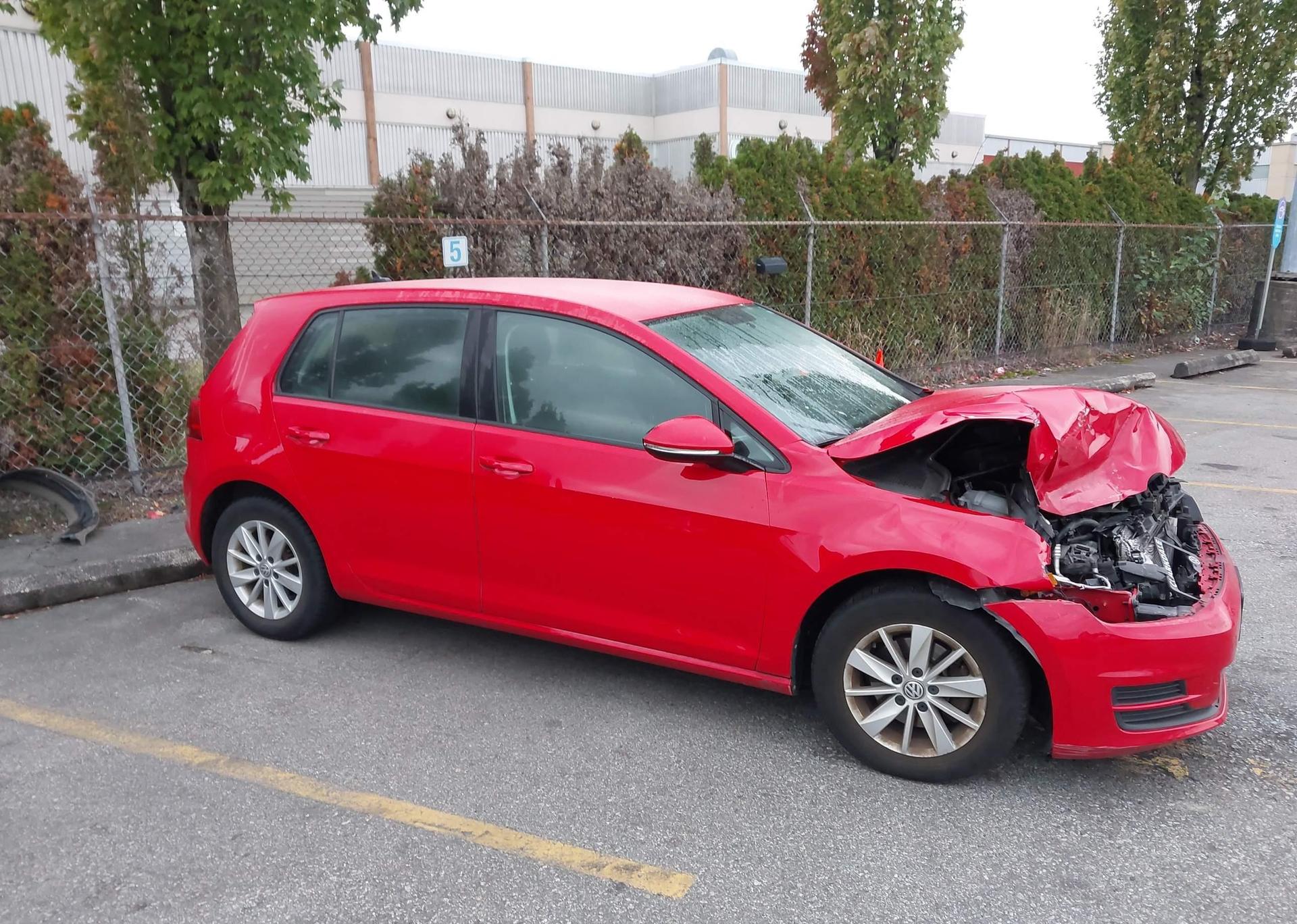 2016 VOLKSWAGEN GOLF