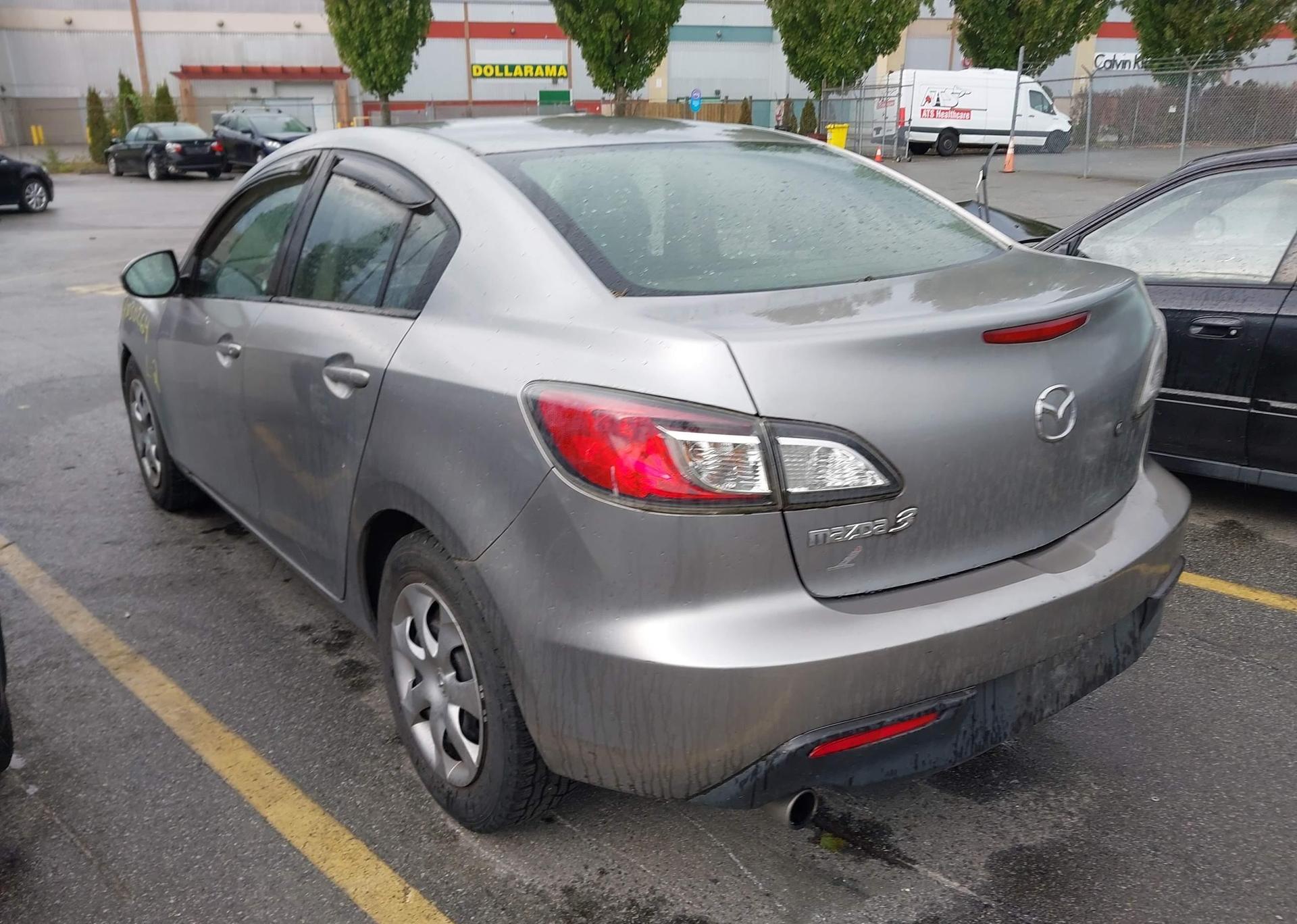 2010 MAZDA 3 I