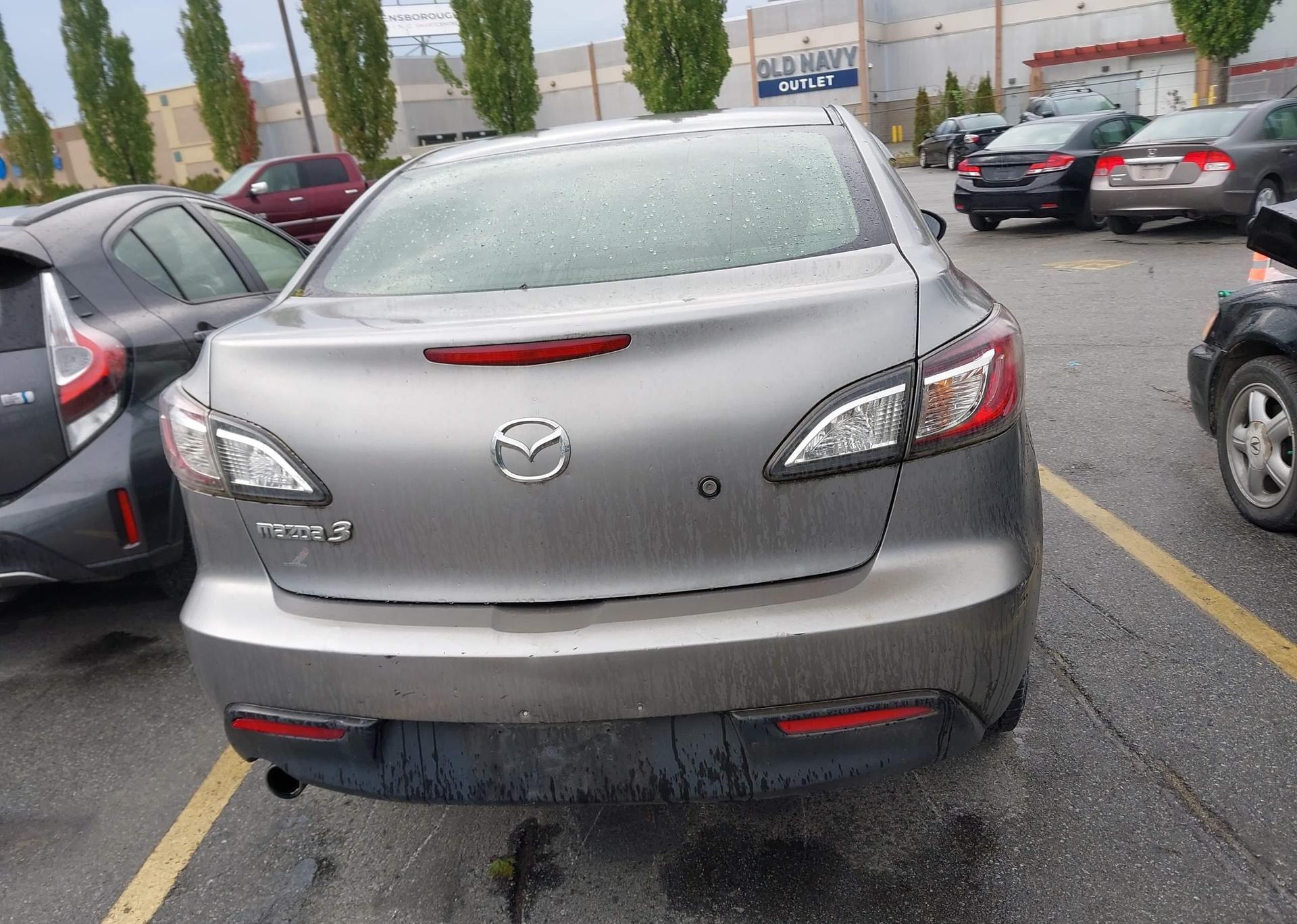 2010 MAZDA 3 I