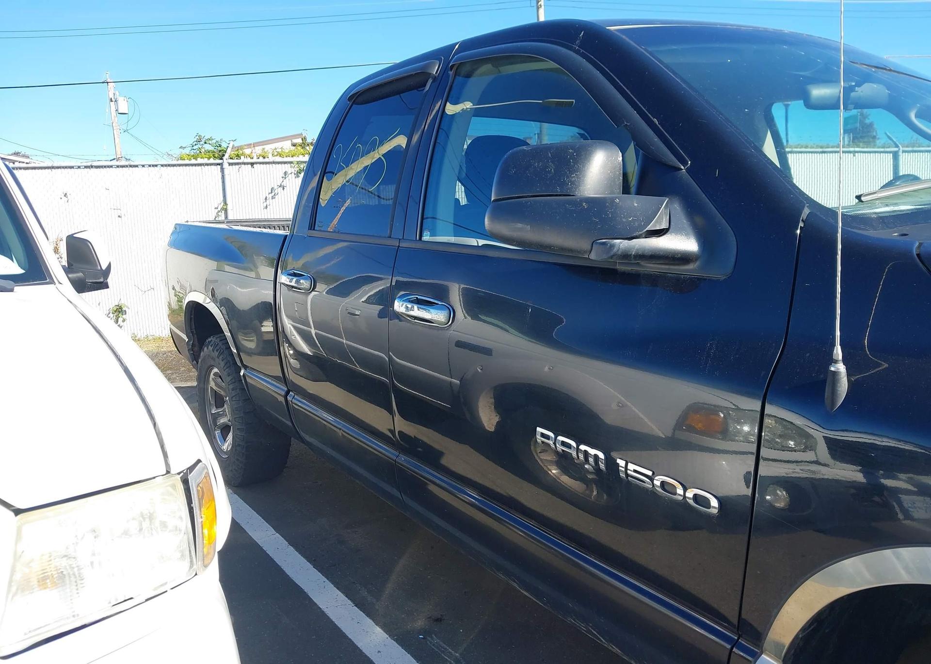 2005 DODGE RAM 1500 ST