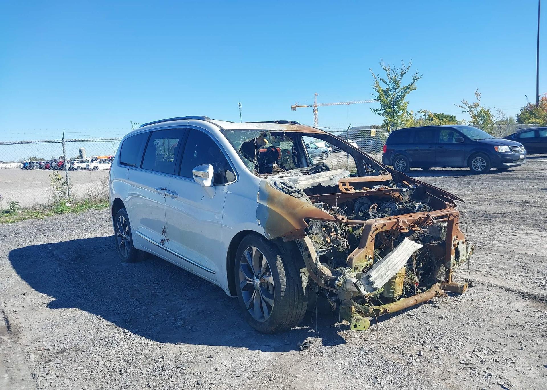 2017 CHRYSLER PACIFICA LIMITED