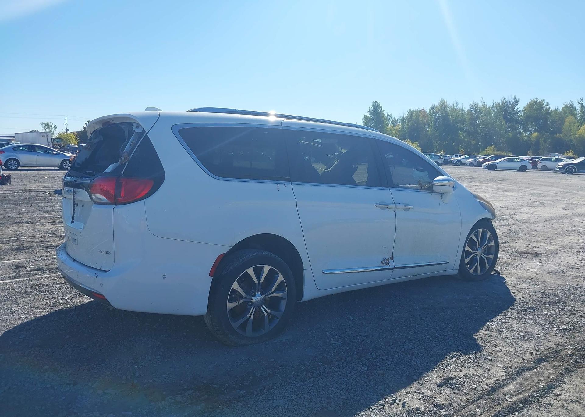 2017 CHRYSLER PACIFICA LIMITED