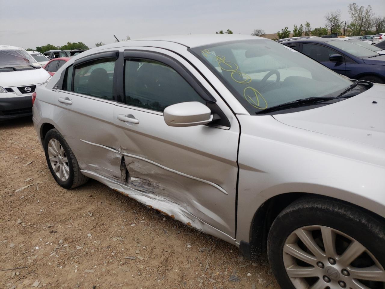 2011 CHRYSLER 200