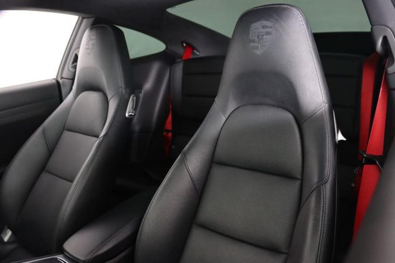 2017 PORSCHE 911