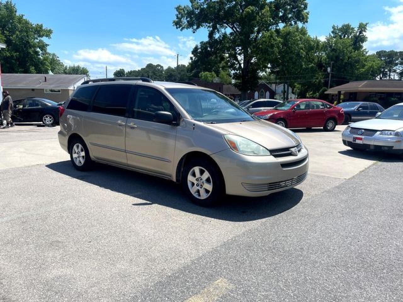 2004 TOYOTA SIENNA