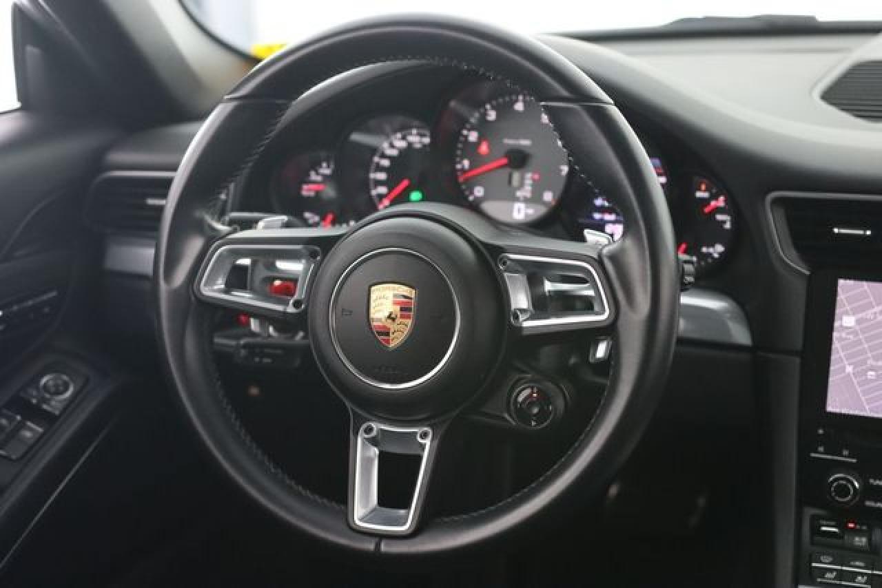 2017 PORSCHE 911