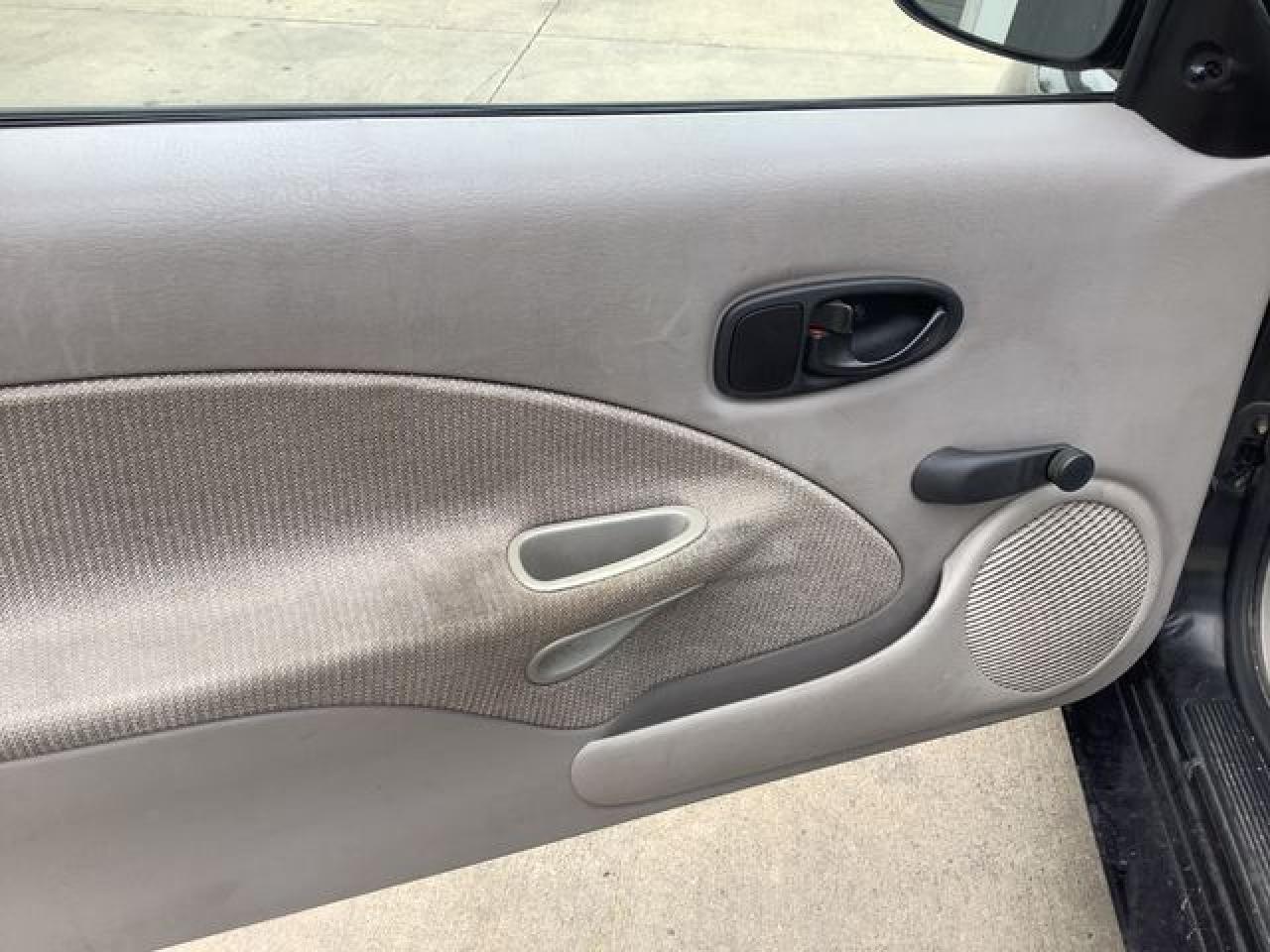 1999 SATURN Sc1