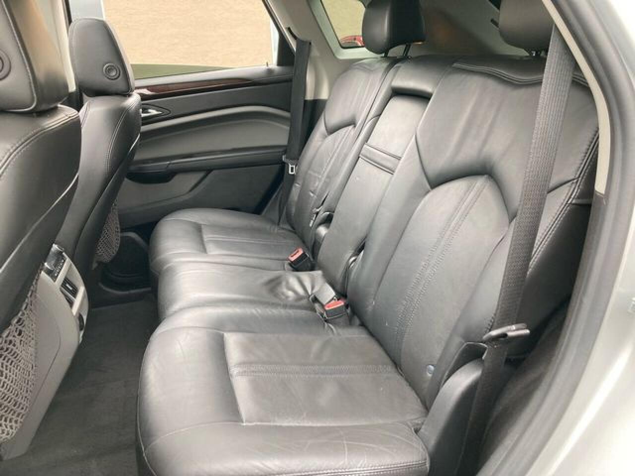 2010 CADILLAC SRX