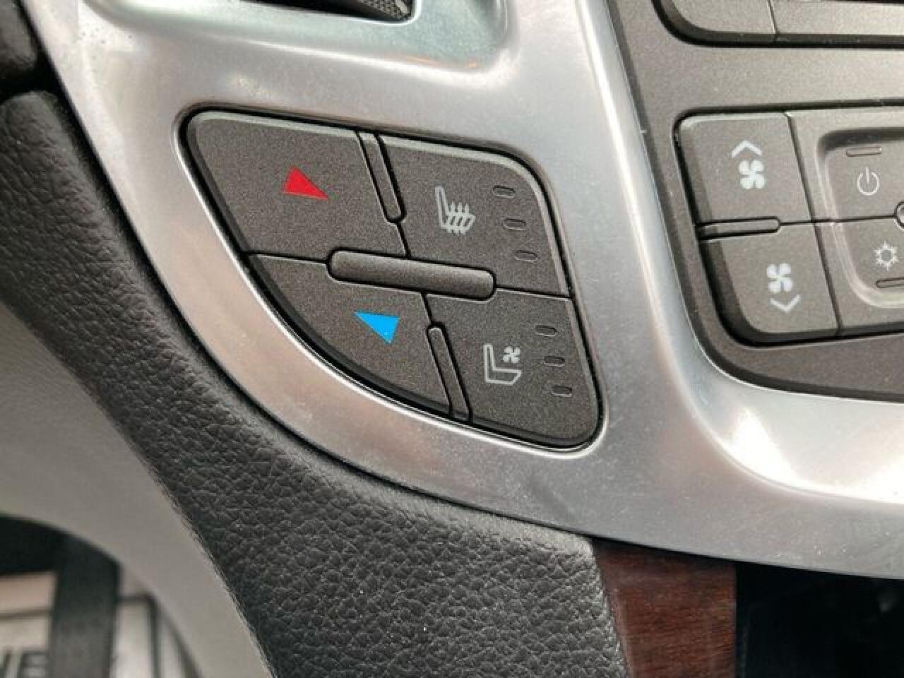 2010 CADILLAC SRX