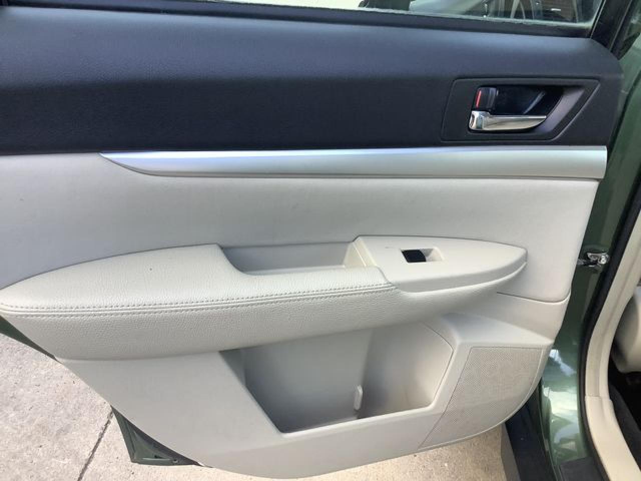 2010 SUBARU Outback