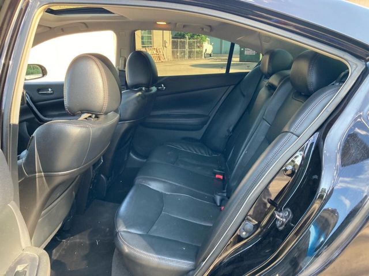 2010 NISSAN Maxima