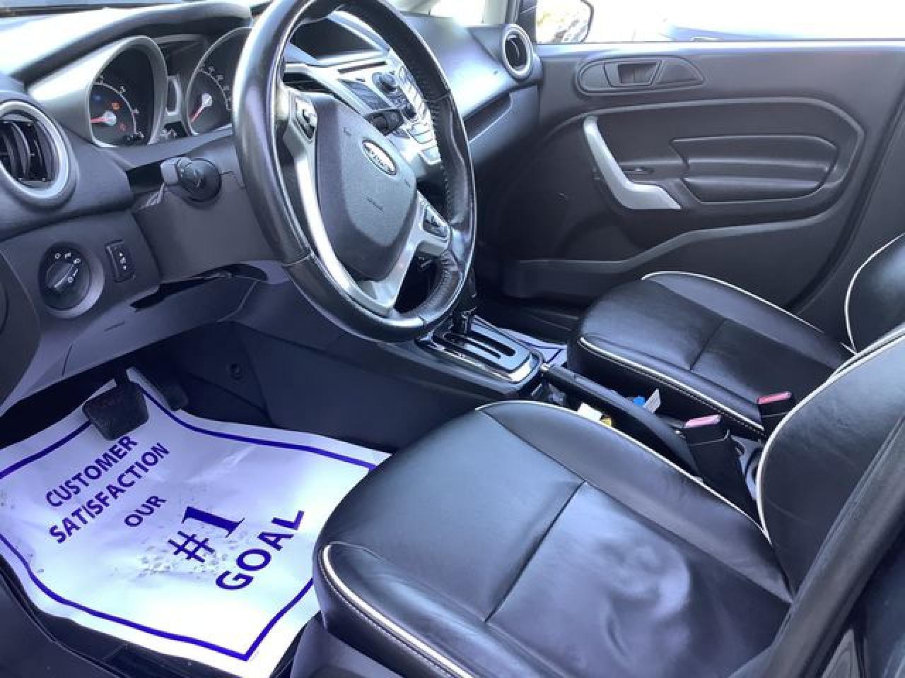 2011 FORD Fiesta