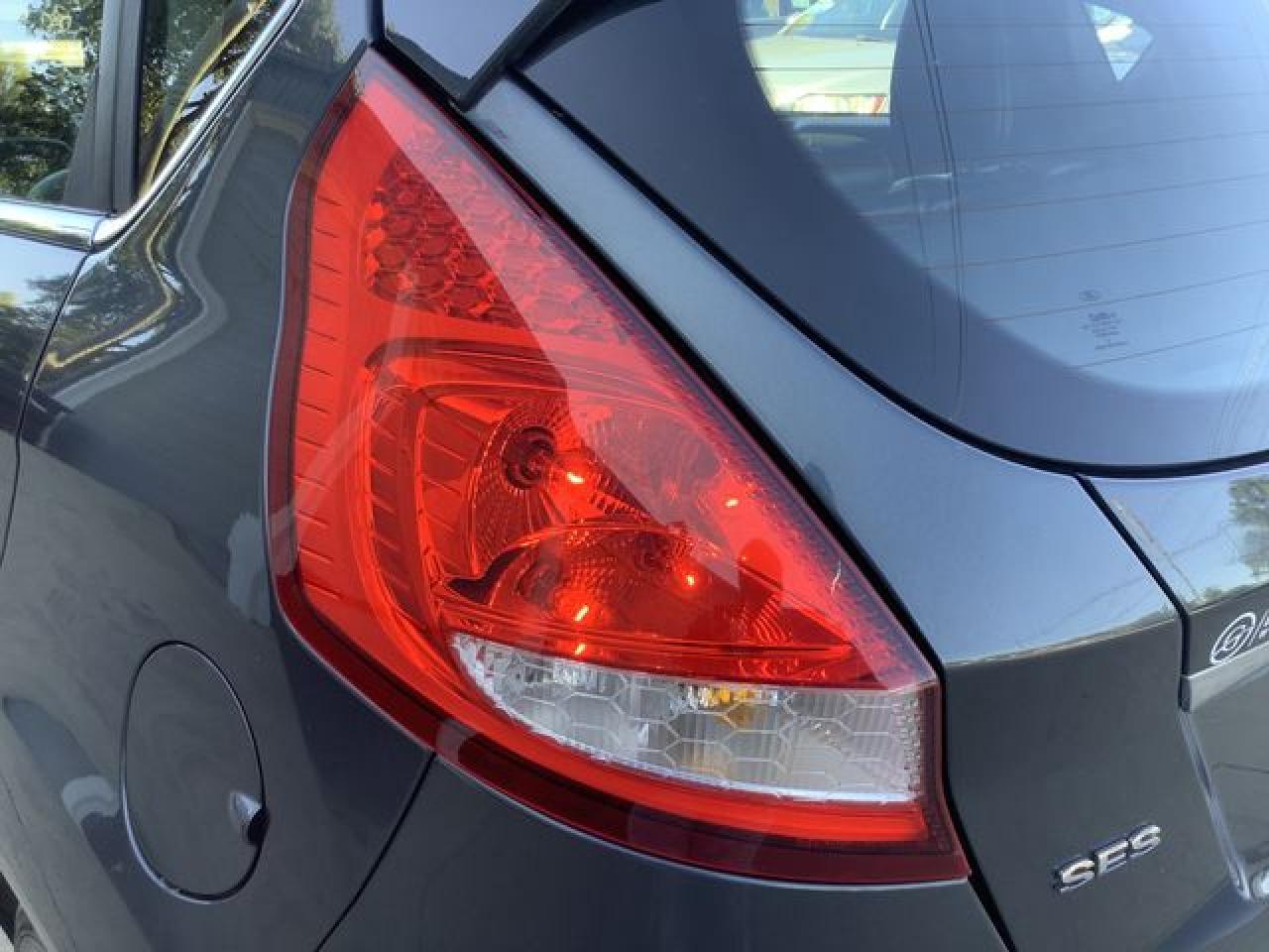 2011 FORD Fiesta