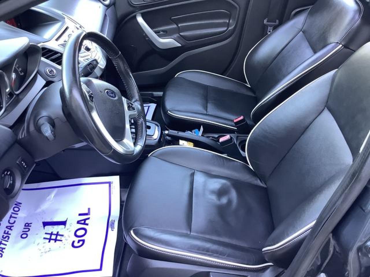 2011 FORD Fiesta