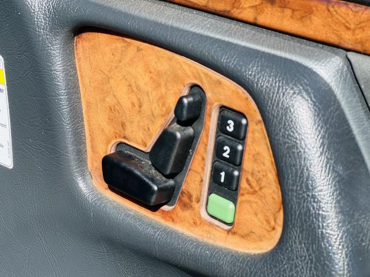 1998 MERCEDES-BENZ E-Class