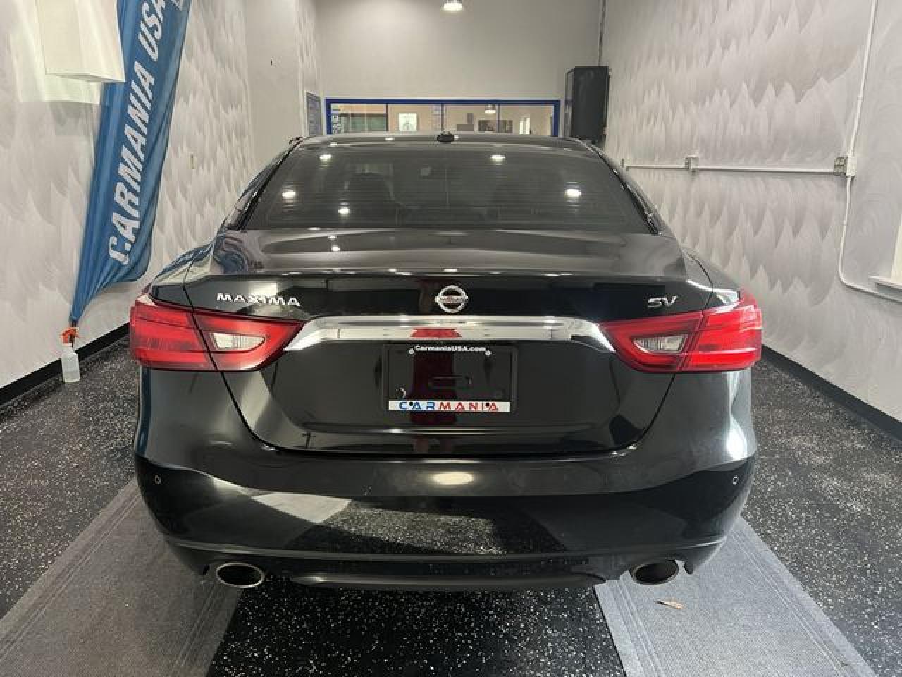 2017 NISSAN Maxima