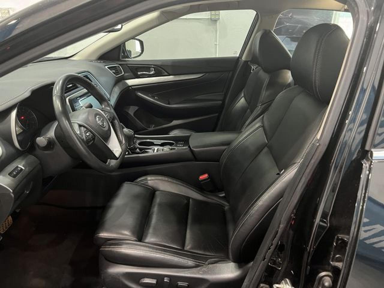 2017 NISSAN Maxima