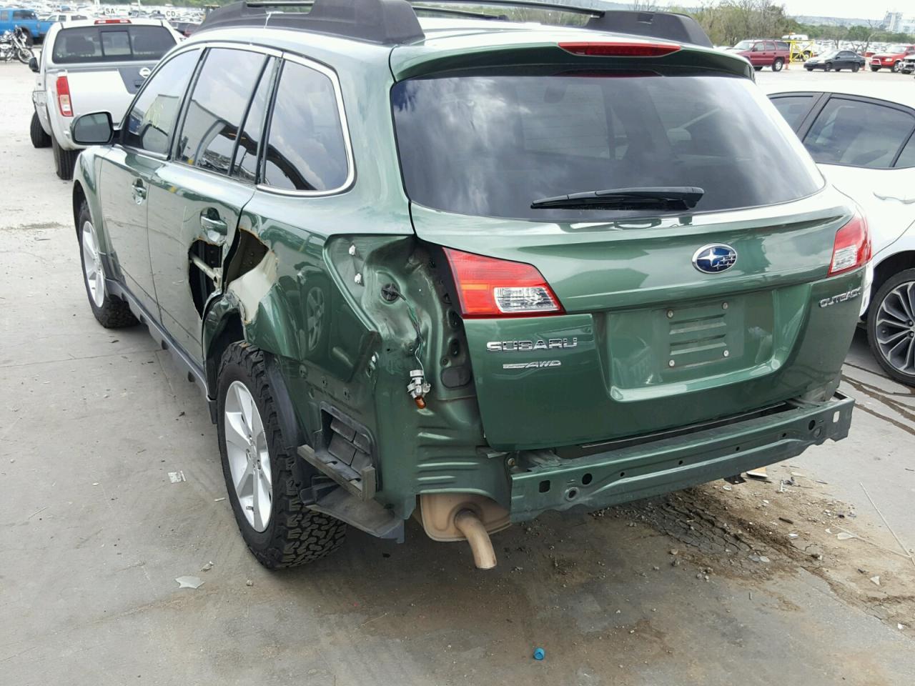 2013 SUBARU Outback