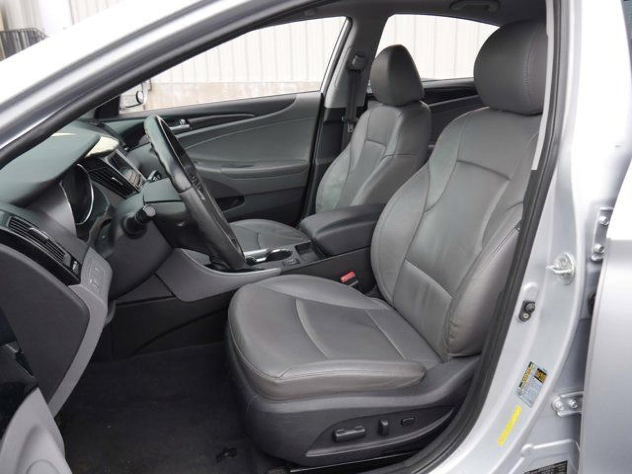 2011 HYUNDAI SONATA