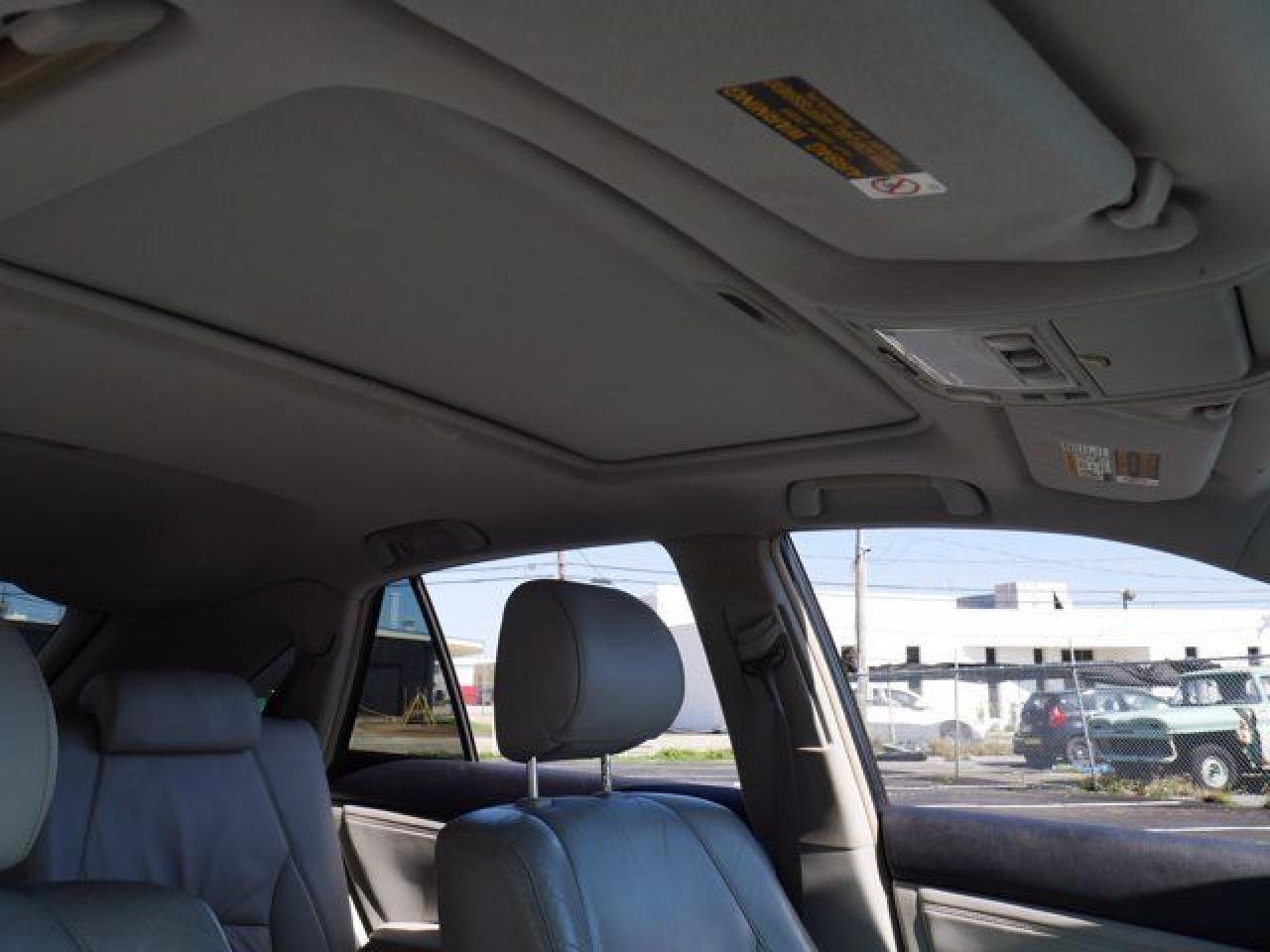2004 LEXUS Rx 330