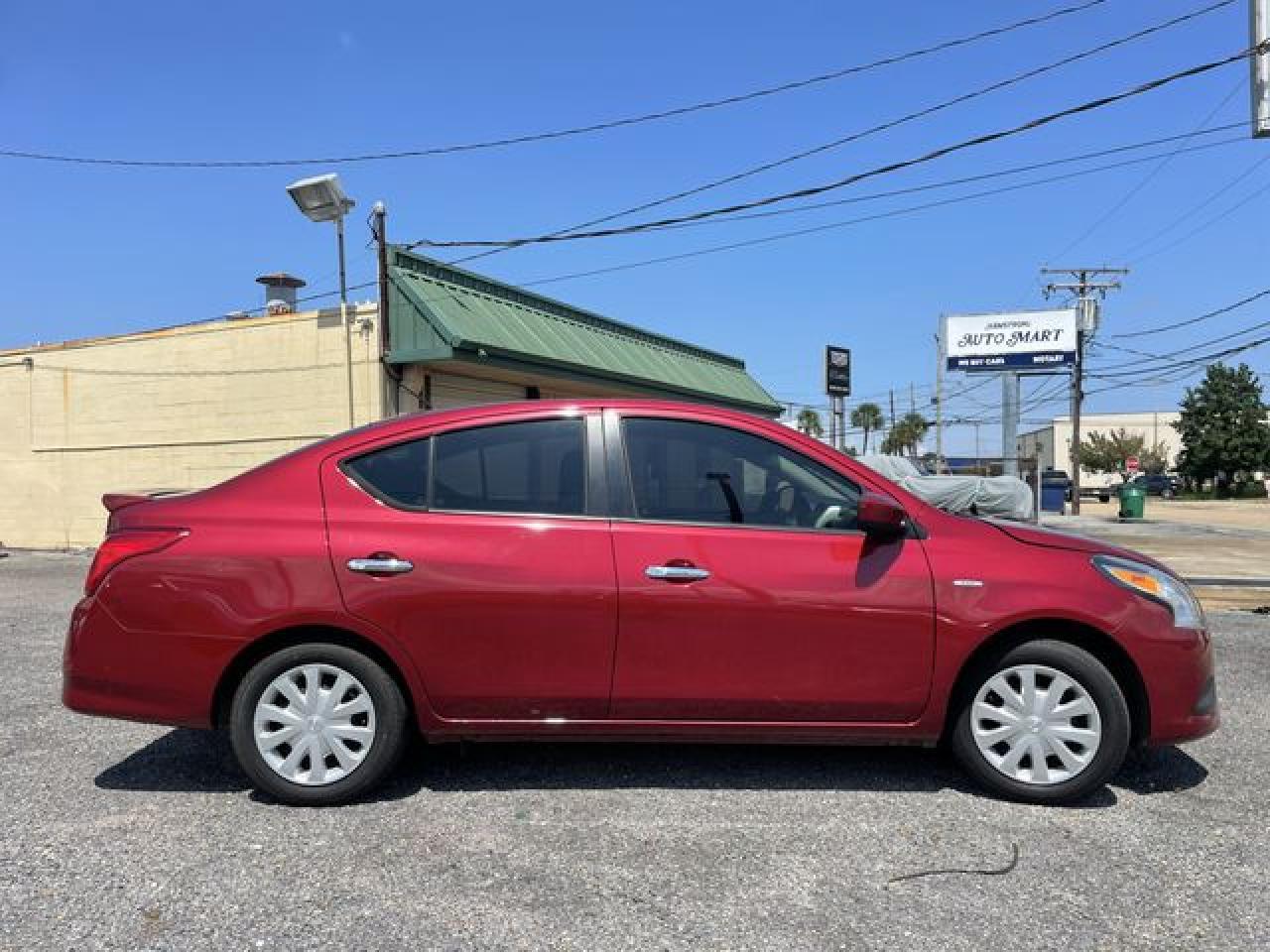 2017 NISSAN VERSA
