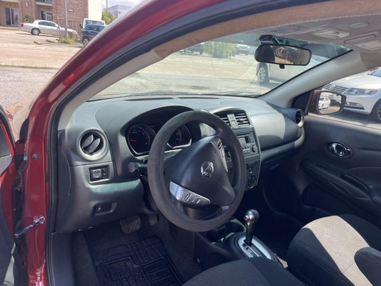 2017 NISSAN VERSA