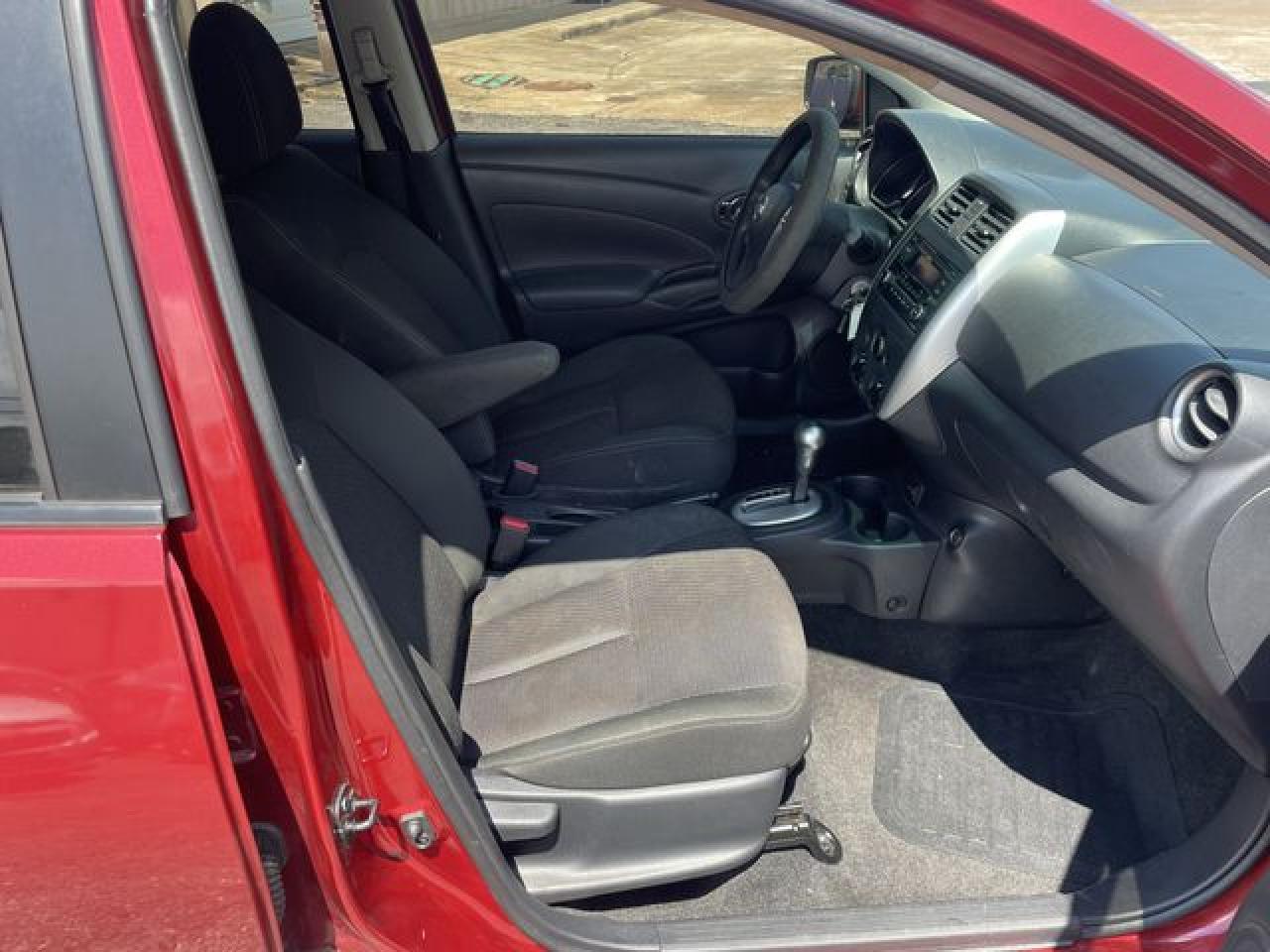 2017 NISSAN VERSA