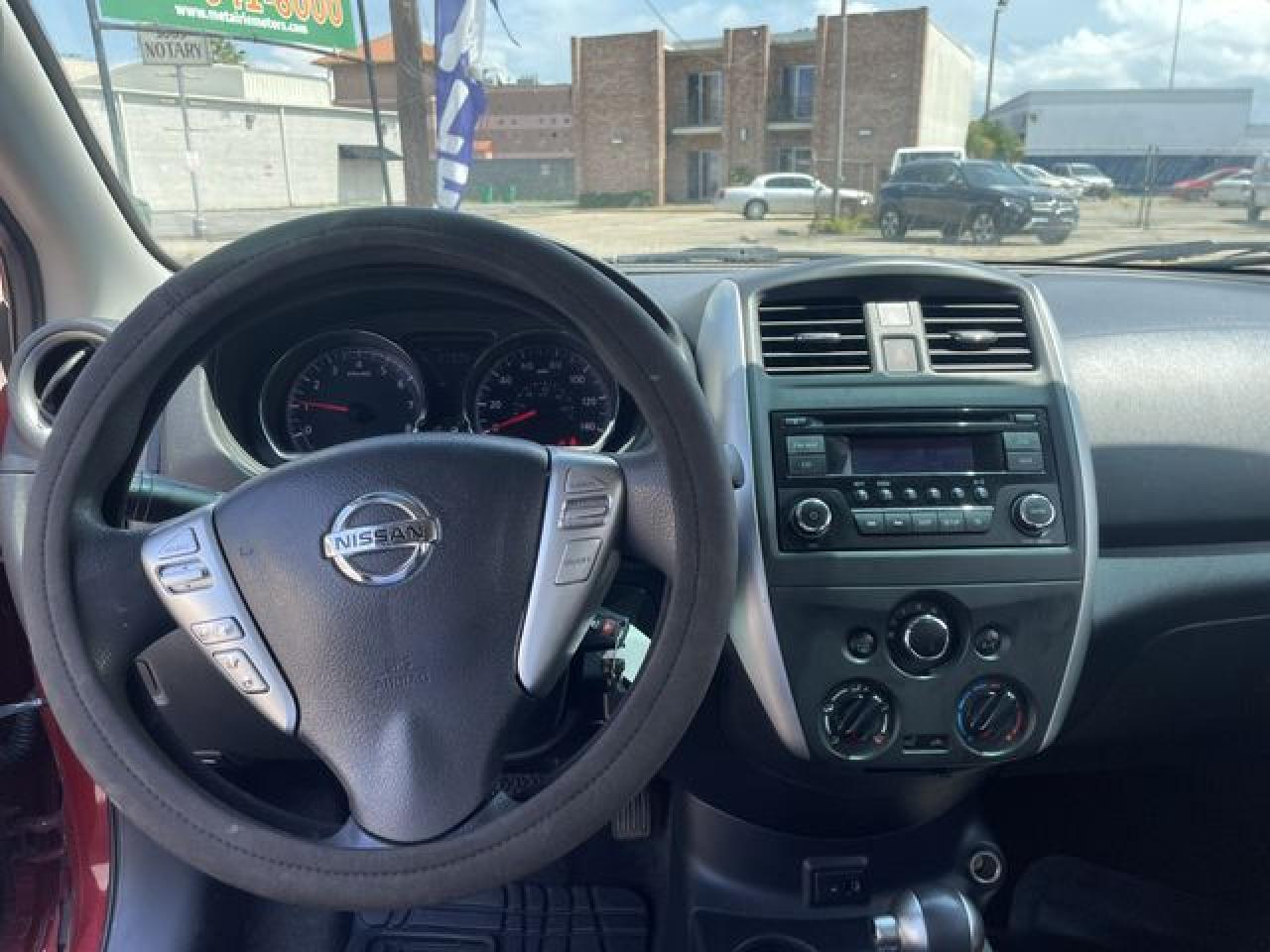 2017 NISSAN VERSA