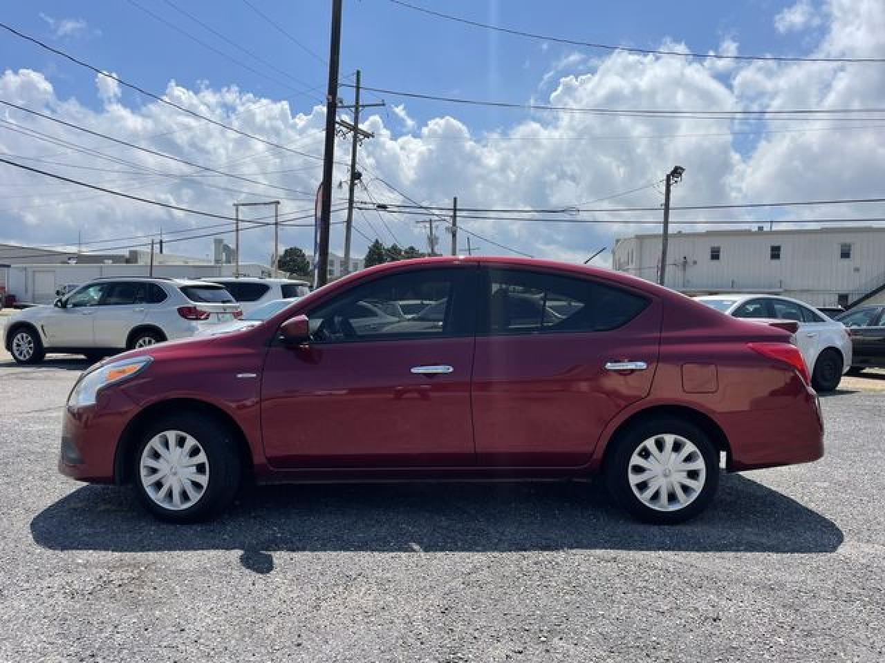 2017 NISSAN VERSA