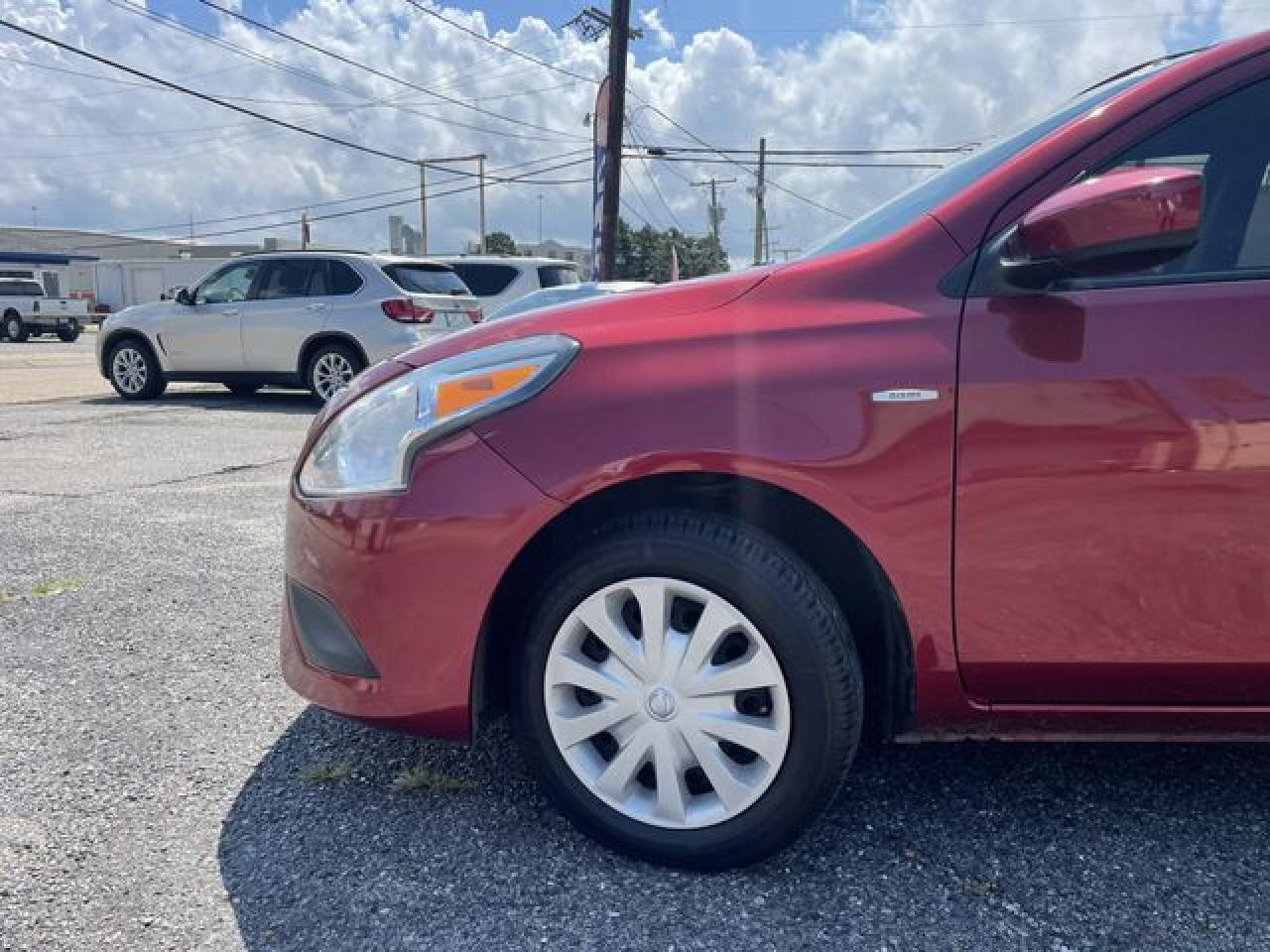2017 NISSAN VERSA