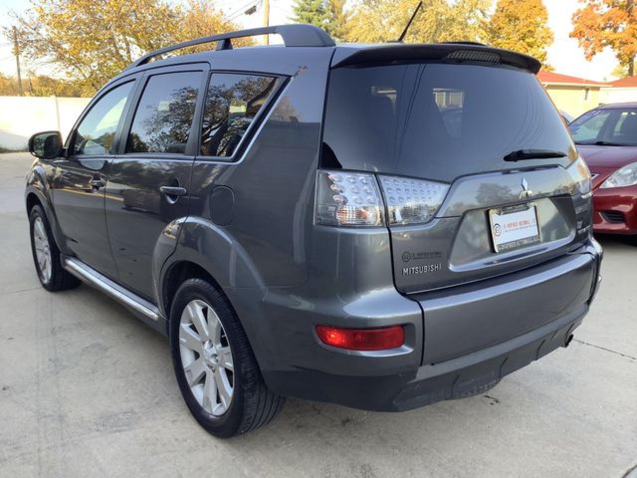 2011 MITSUBISHI outlander