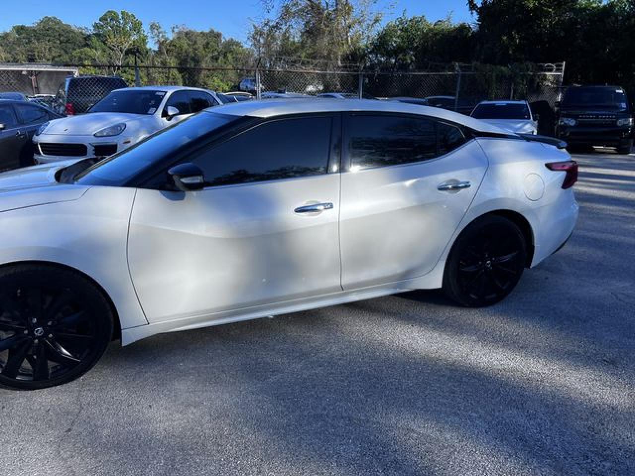 2017 NISSAN Maxima