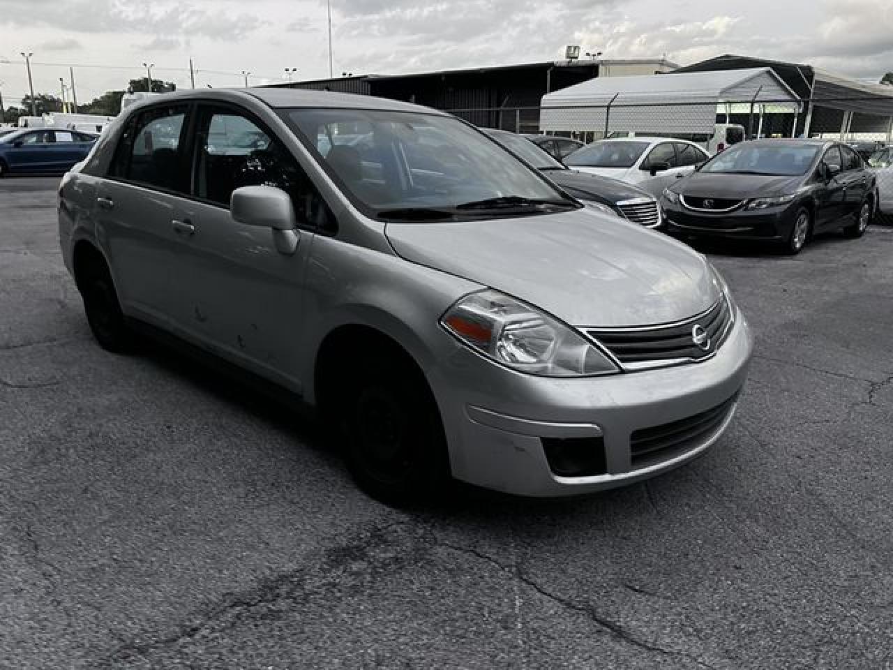 2011 NISSAN VERSA