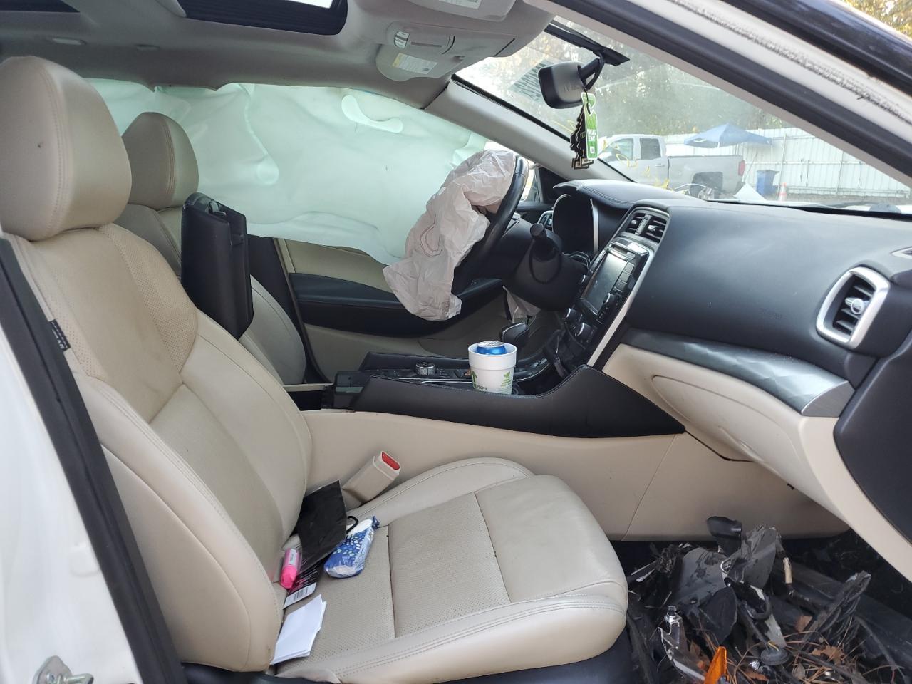 2016 NISSAN Maxima