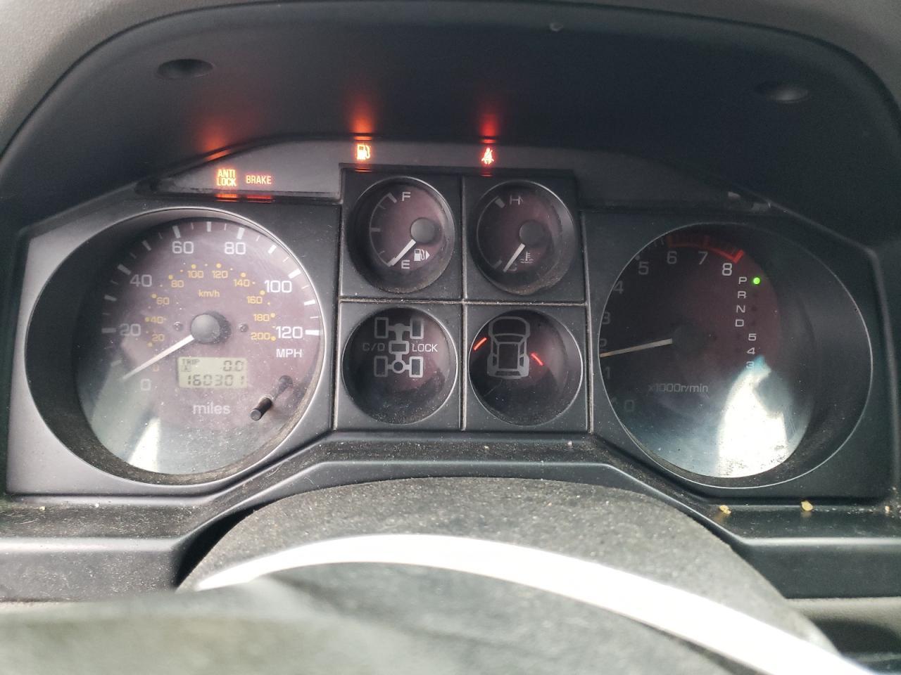 2002 MITSUBISHI Montero