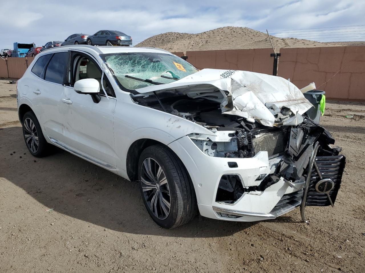 2022 VOLVO XC60