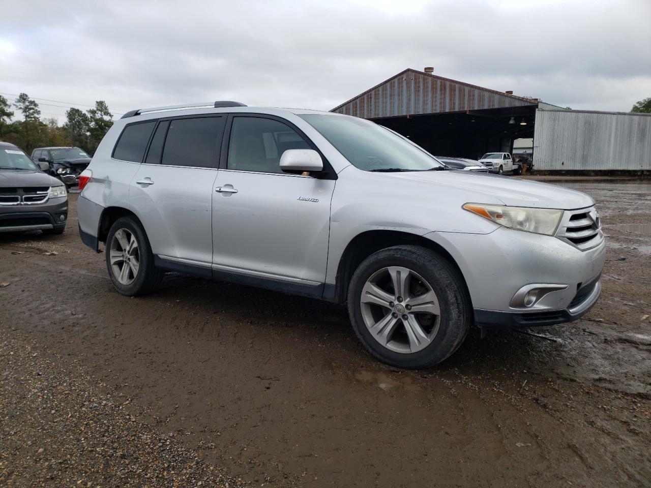 2011 TOYOTA HIGHLANDER