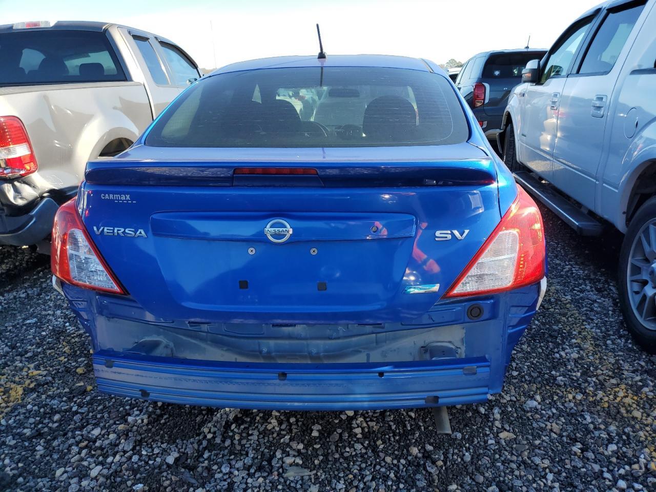 2015 NISSAN VERSA