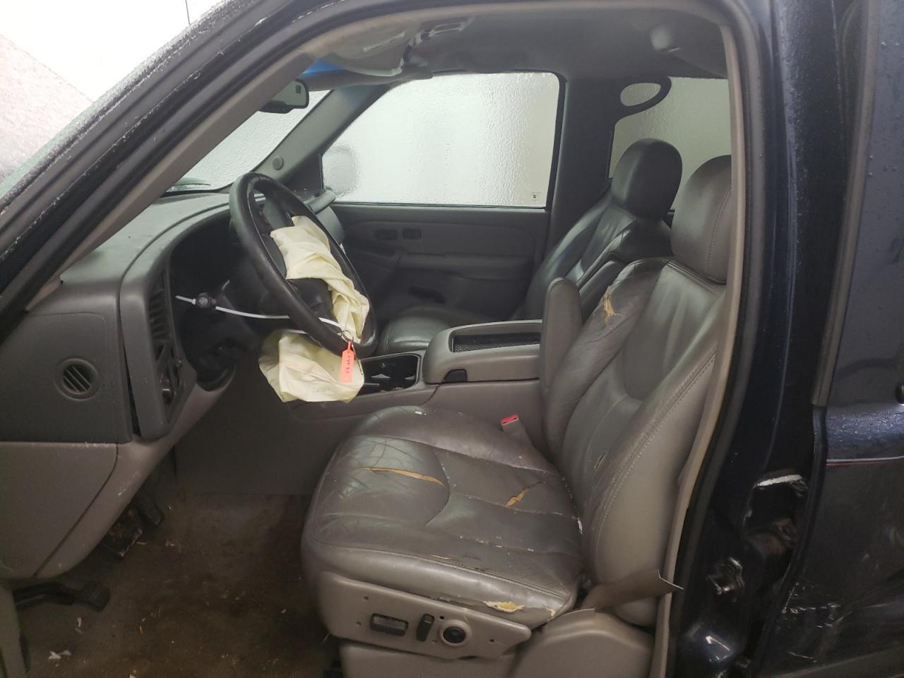 2004 CHEVROLET Suburban