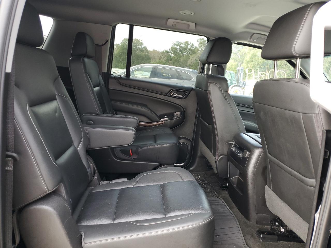 2017 CHEVROLET Suburban