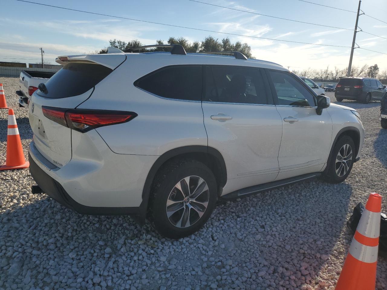 2021 TOYOTA HIGHLANDER