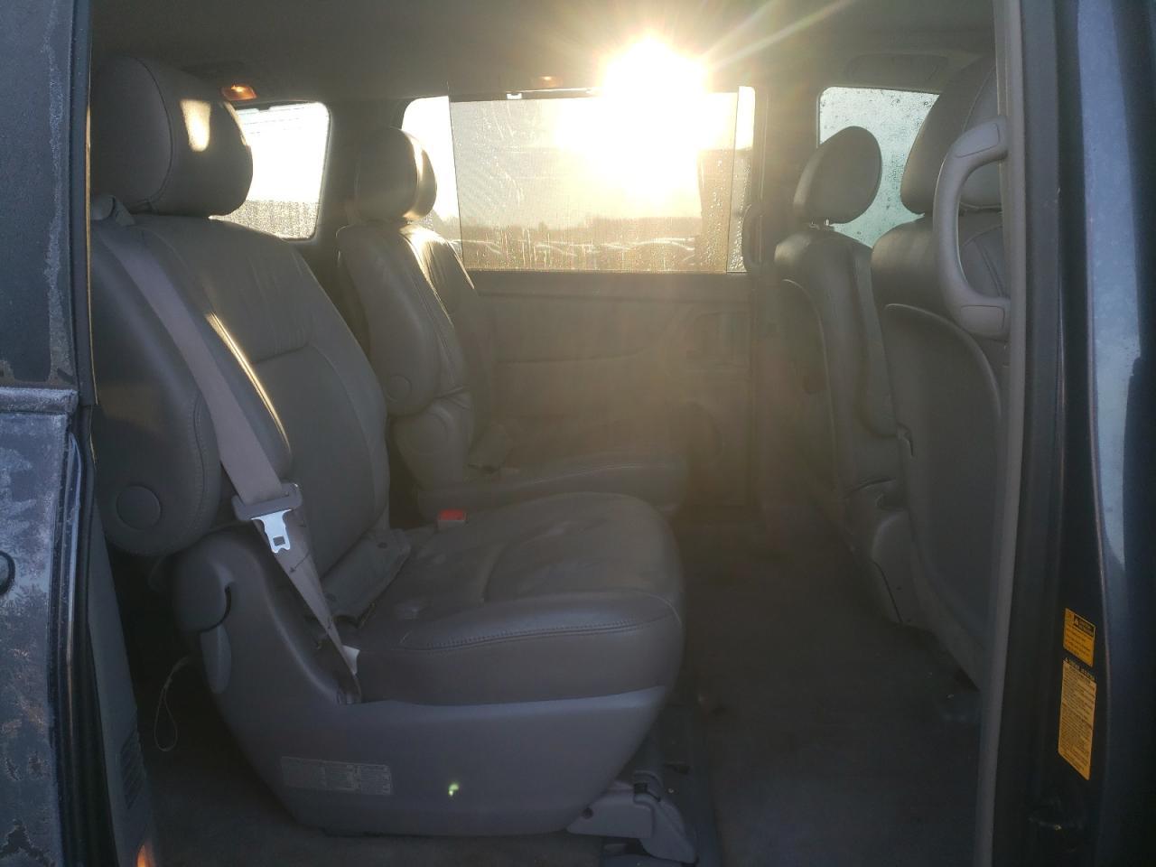 2008 TOYOTA SIENNA