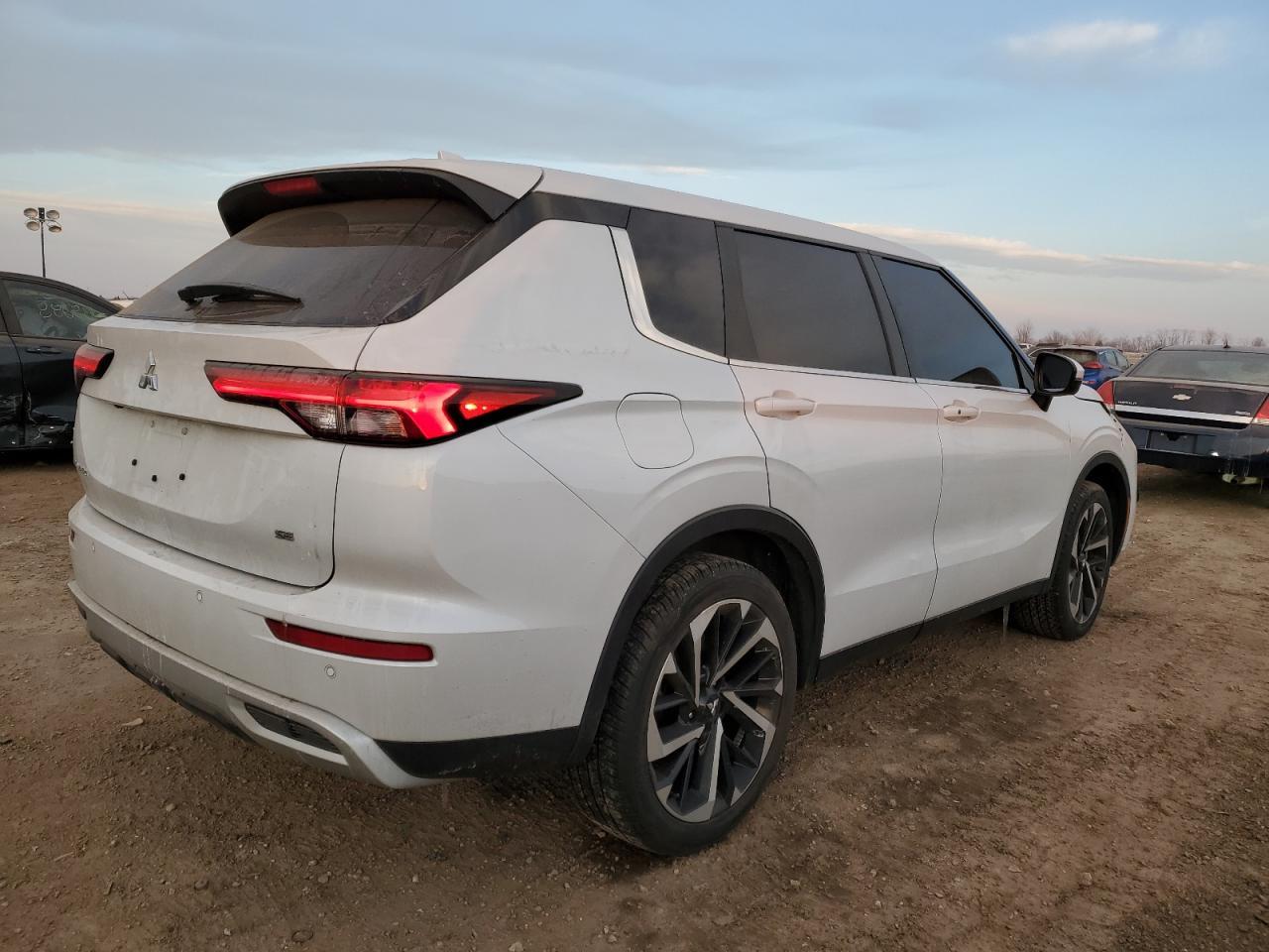 2022 MITSUBISHI outlander