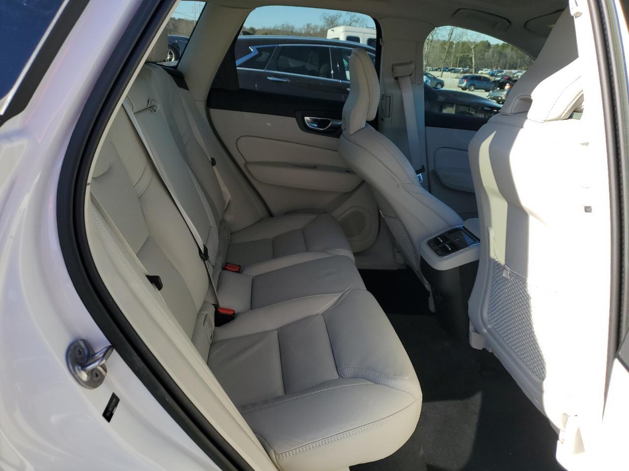 2023 VOLVO XC60