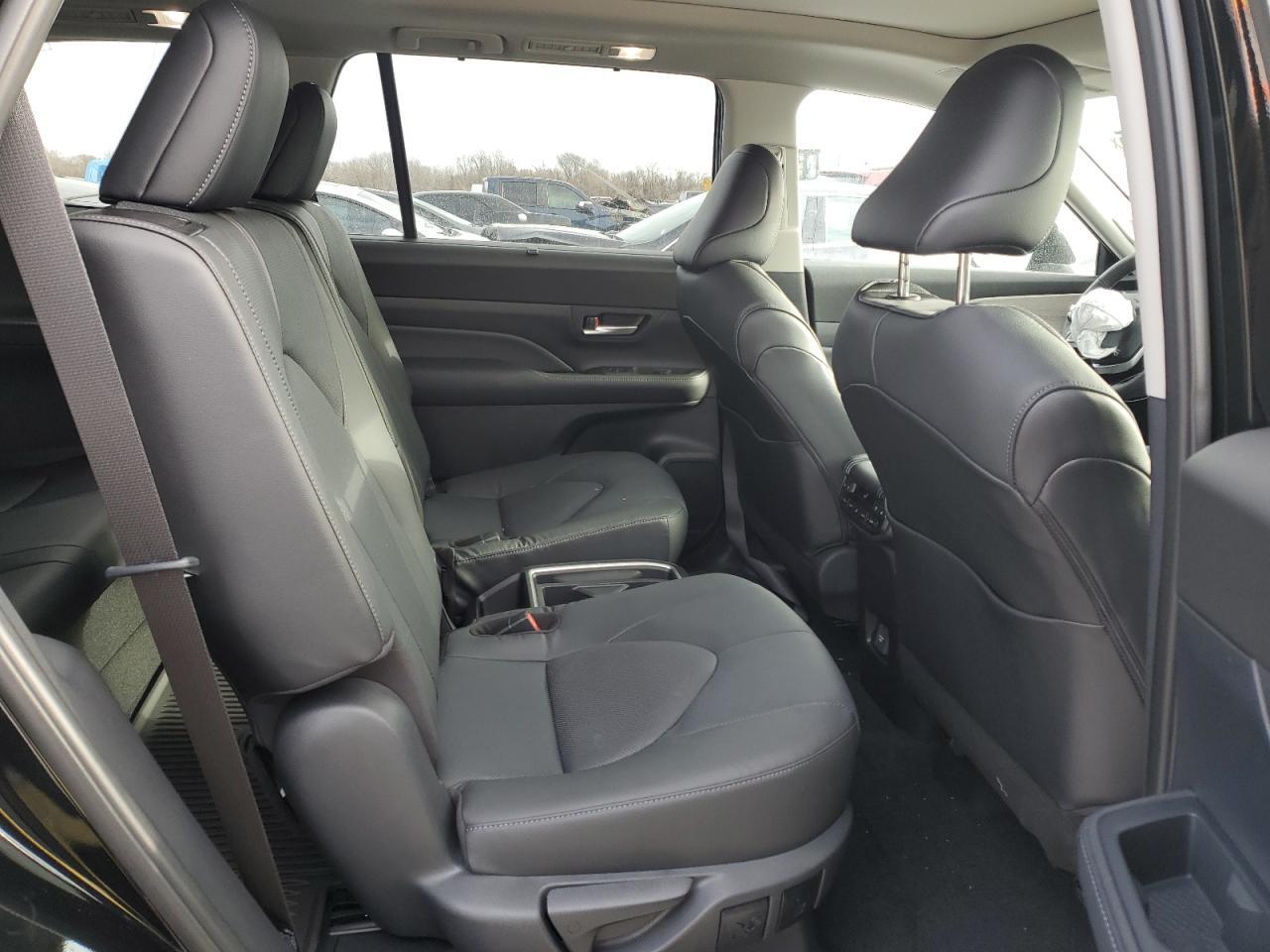 2024 TOYOTA HIGHLANDER