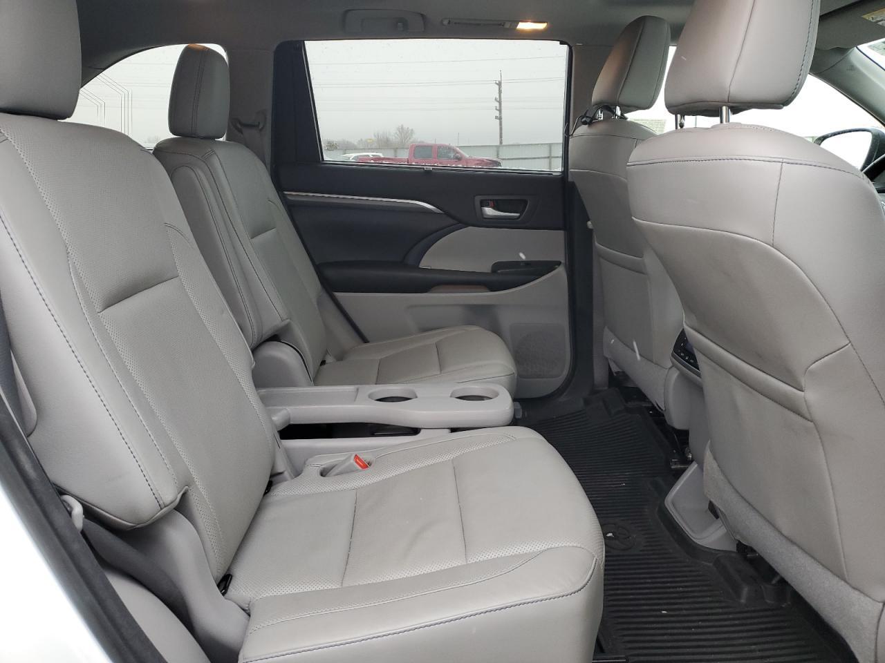 2018 TOYOTA HIGHLANDER