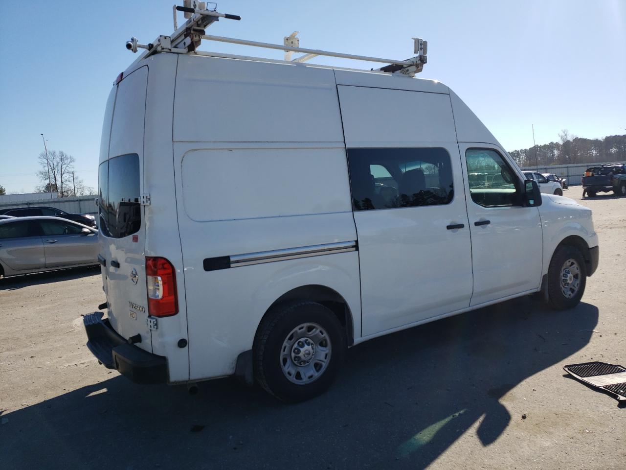 2015 NISSAN Nv