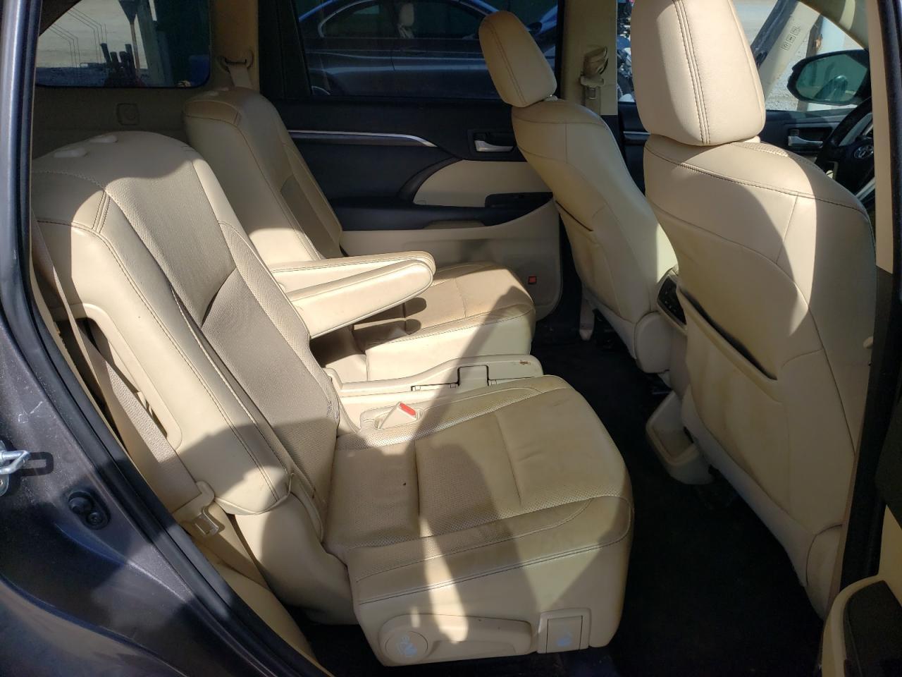 2015 TOYOTA HIGHLANDER