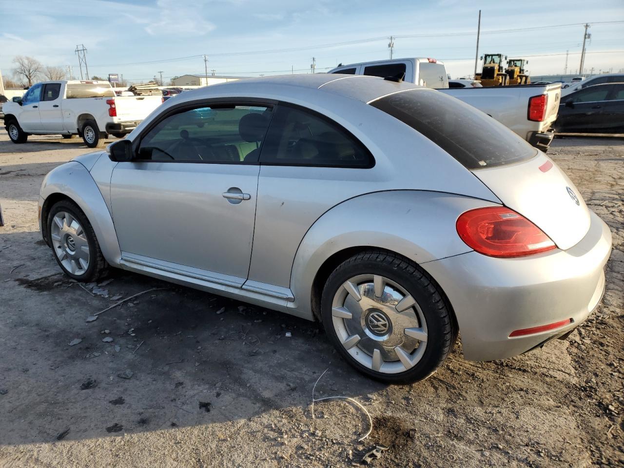 2012 VOLKSWAGEN Beetle